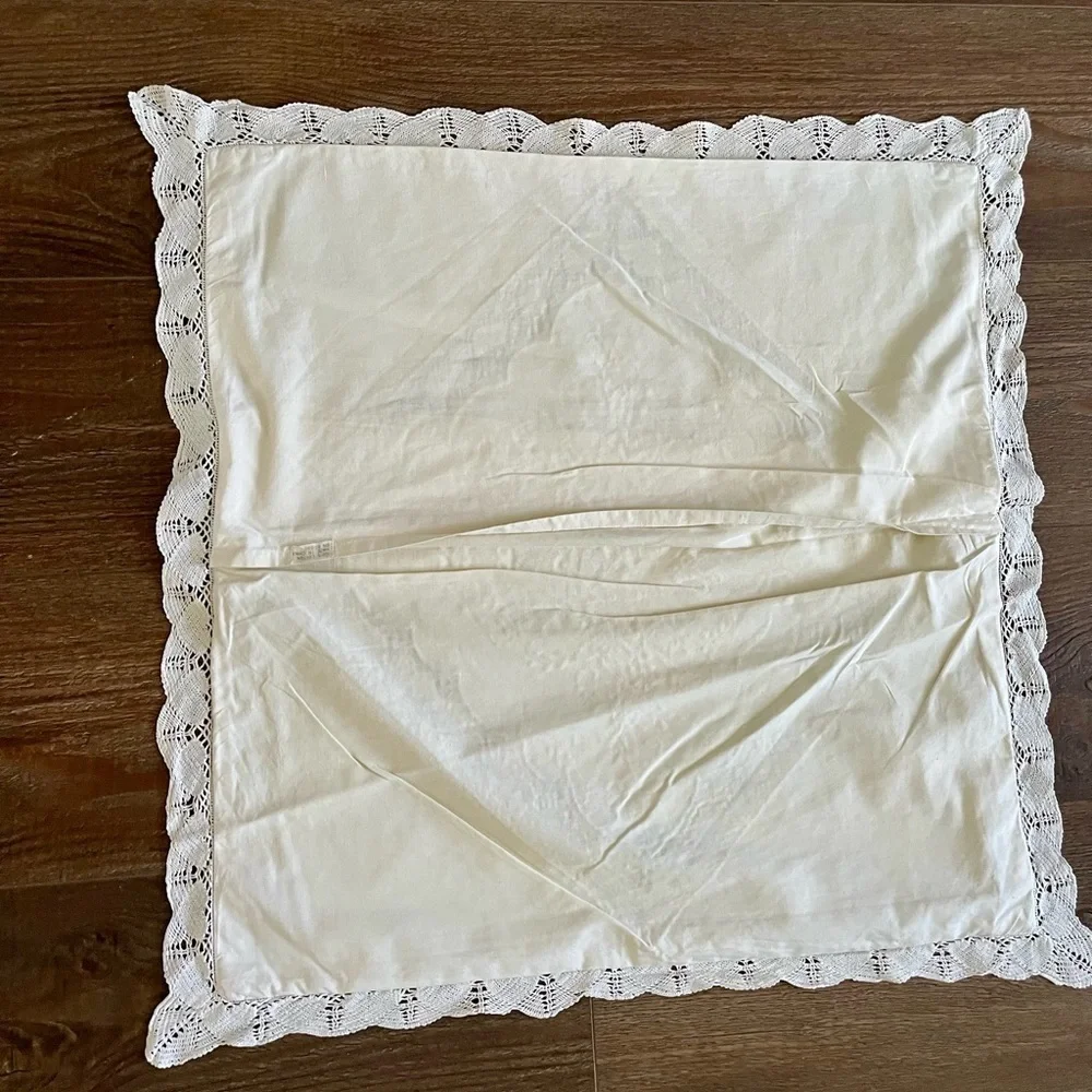 White Lace Trimmed Decorative Pillow Cover 24/25 Inches